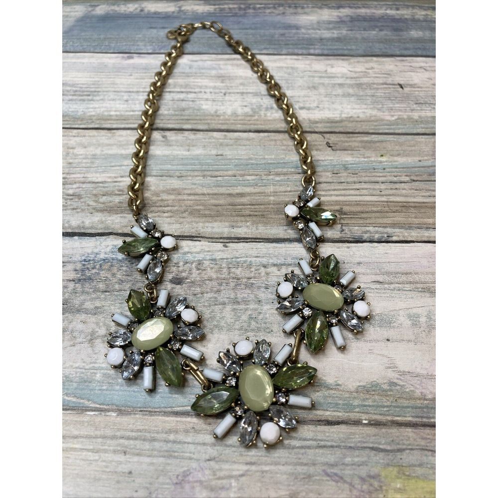 Loft Green White‎ Cluster Gold Tone Chain Necklace 18" NWOT